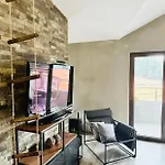 арт мезонет Salem Apartment *